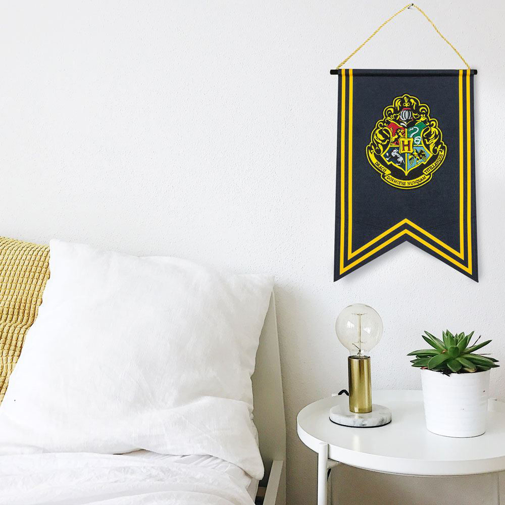 Harry Potter - Wandbanner Hogwarts 30 x 44 cm