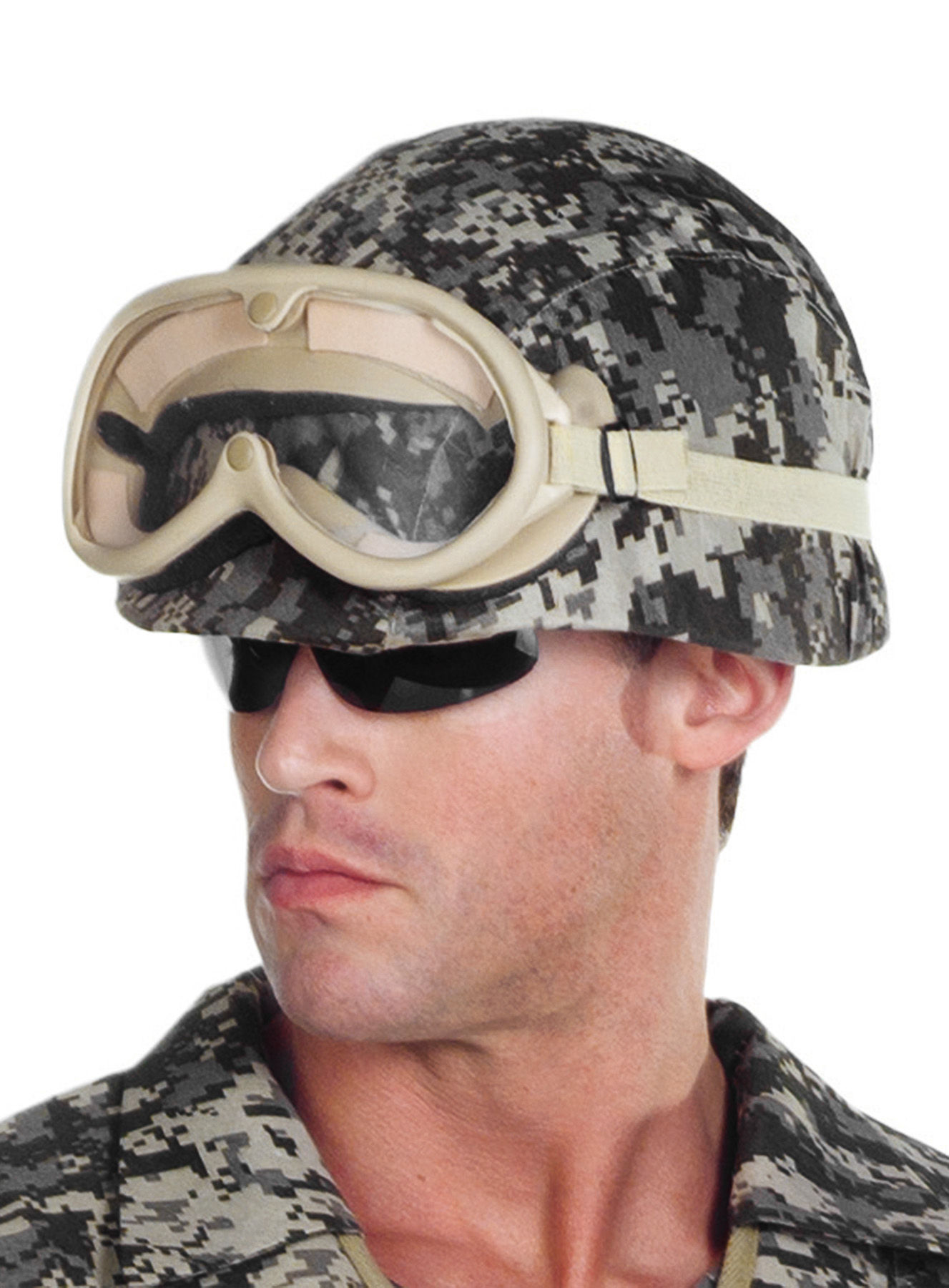 Soldatenhelm Flecktarn aus Kunststoff