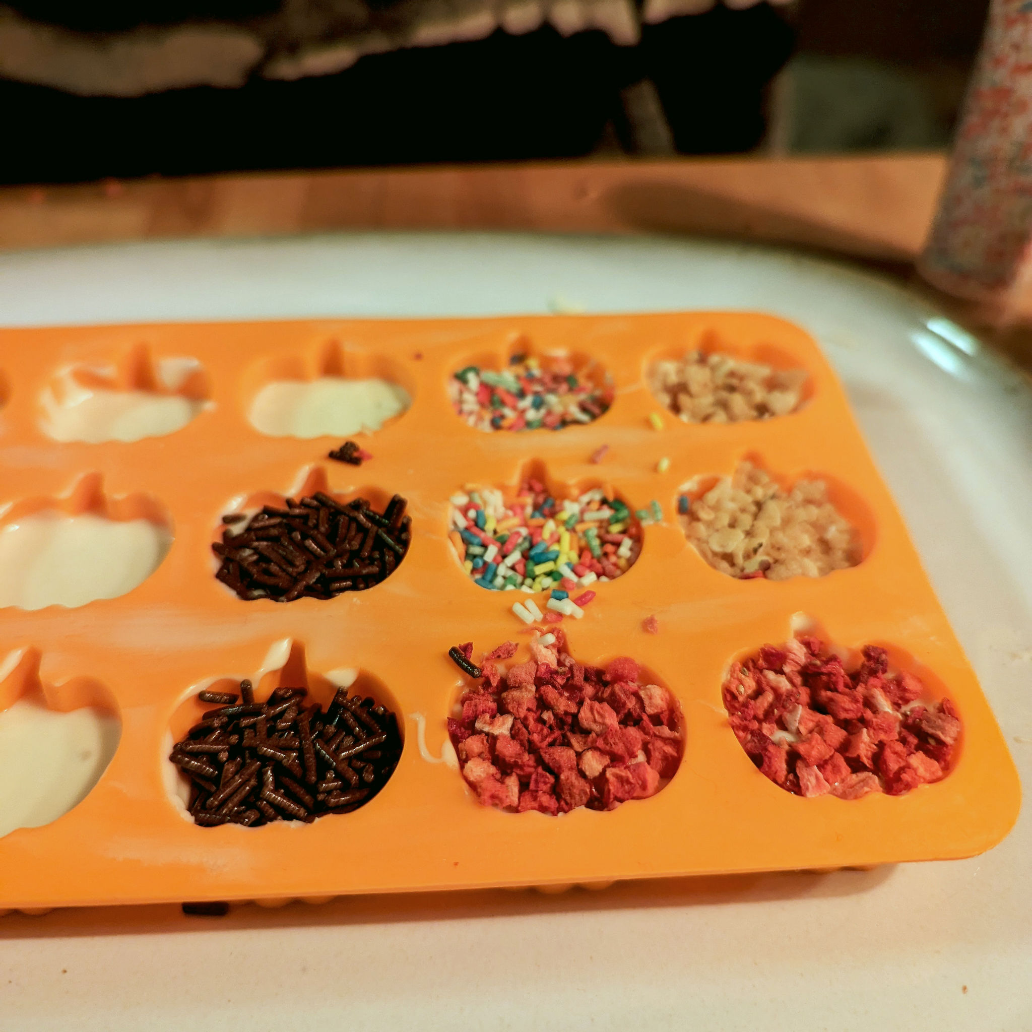 Mini Kürbisse Silikonform für Fruchtgummis und zum Backen 18-fach