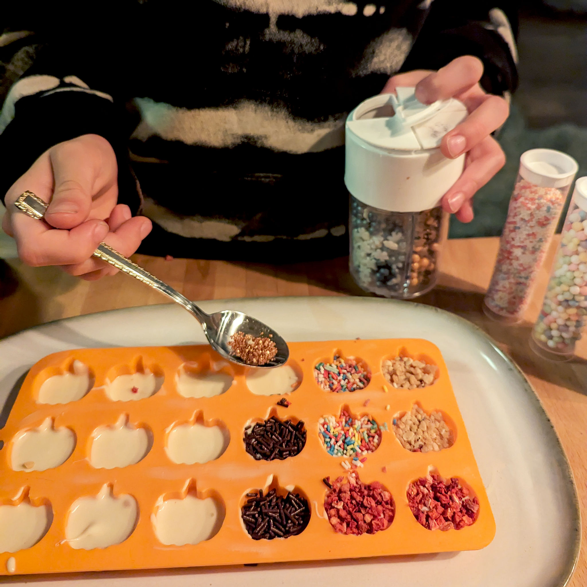 Mini Kürbisse Silikonform für Fruchtgummis und zum Backen 18-fach