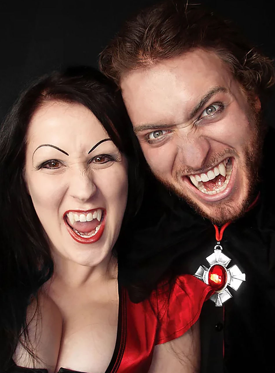 Vampirzähne lang