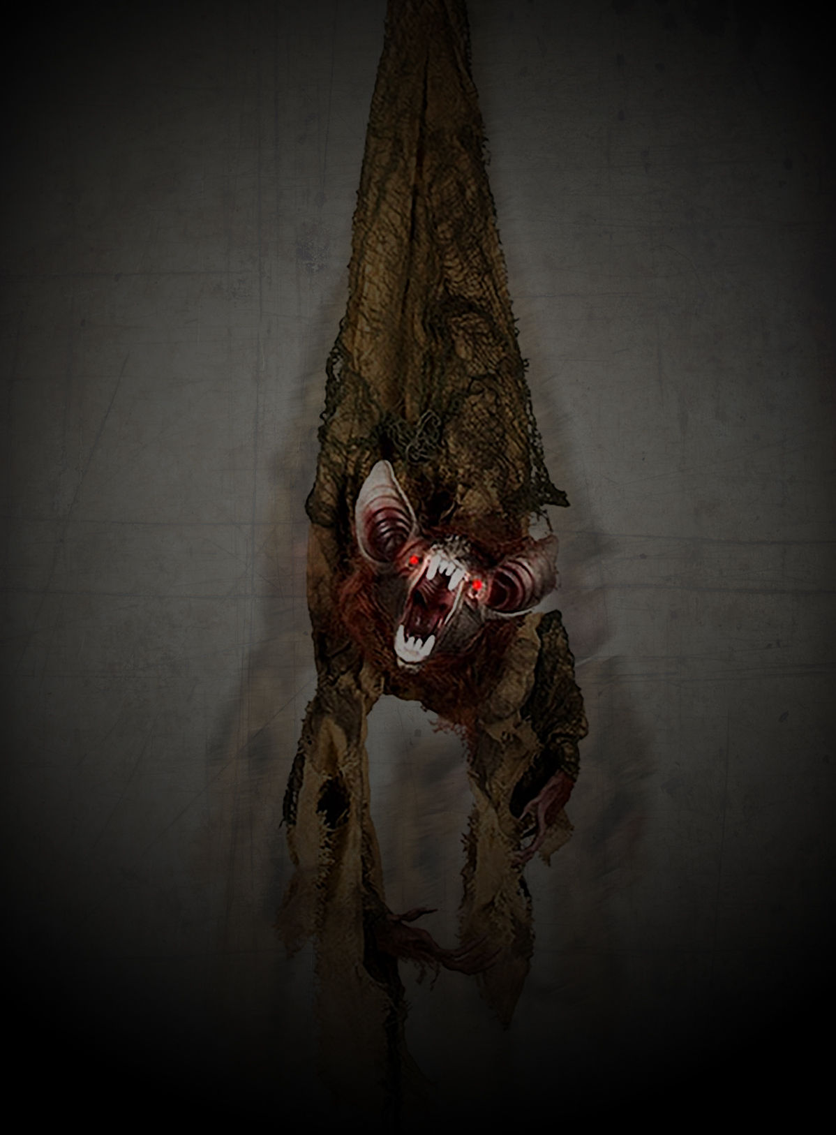 Zerfledderte Fledermaus Hängedekoration – 110 cm